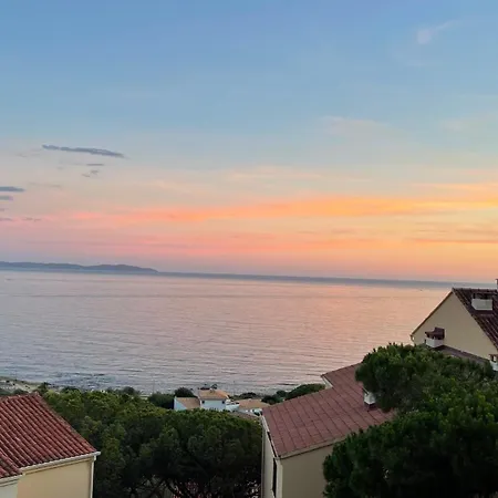 アパート Le Petit Paradis Avec Vue アジャクシオ